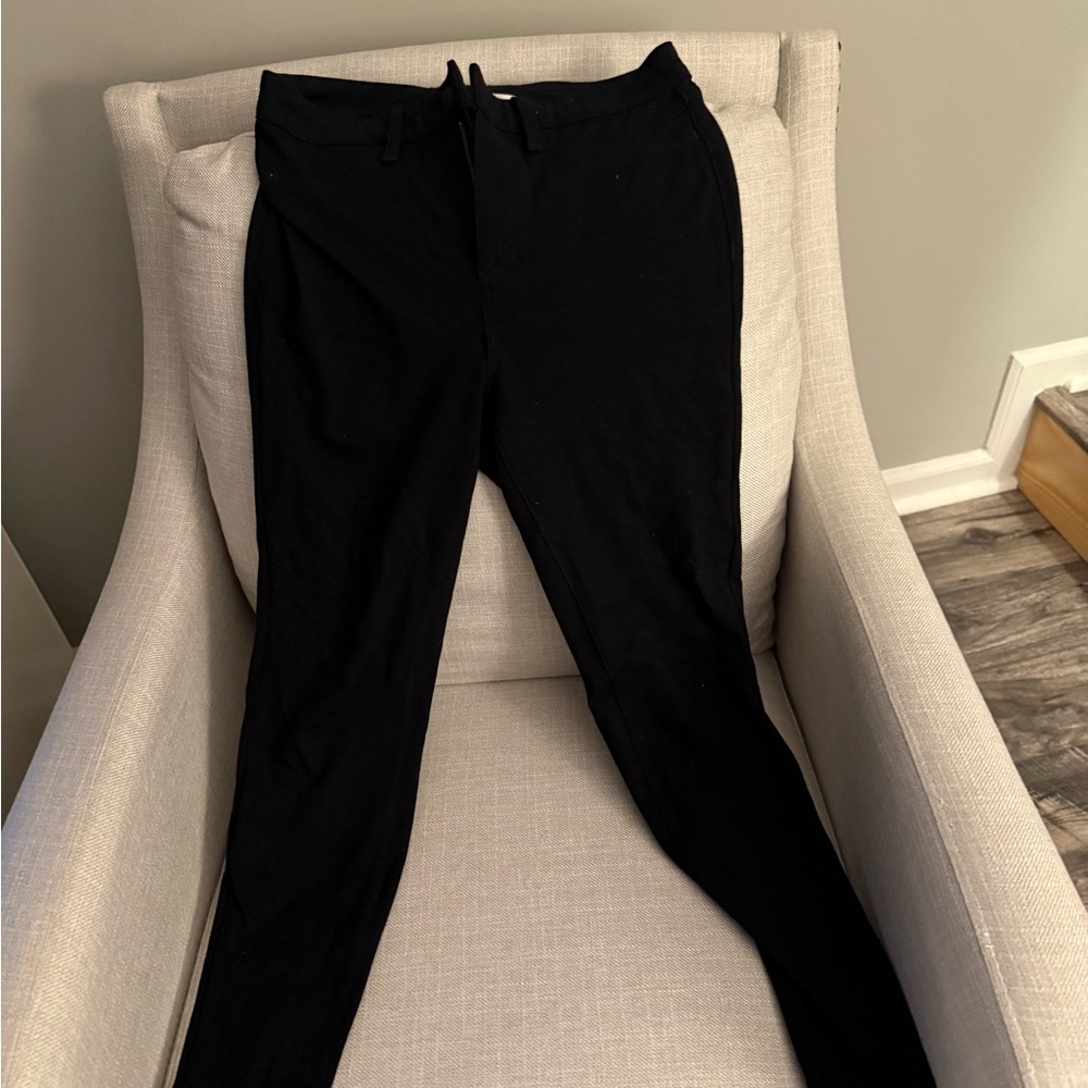 LC Lauren Conrad Woman’s Classic Black Straight Leg Stretch Pants